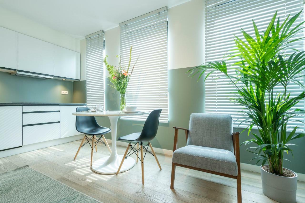 Shway - The Card Appartement *